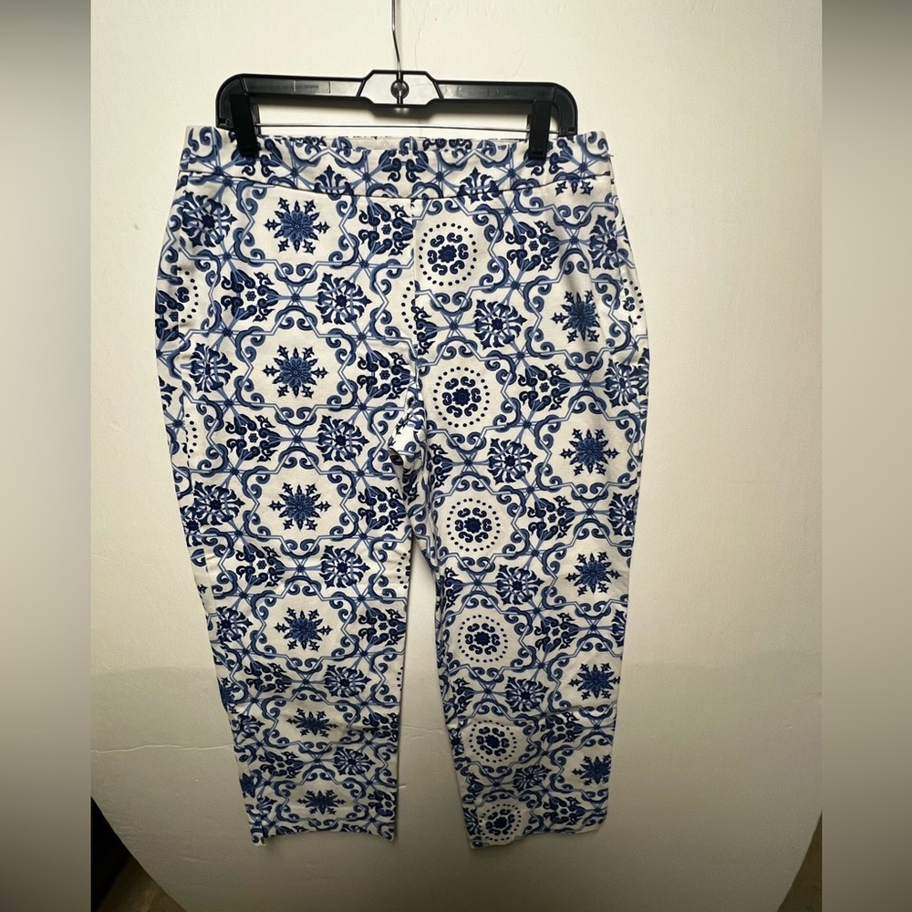 TALBOTS HERITAGE CHINO ANKLE PANTS BLUE & WHITE PATTERNED SIZE 12. LIKE NEW